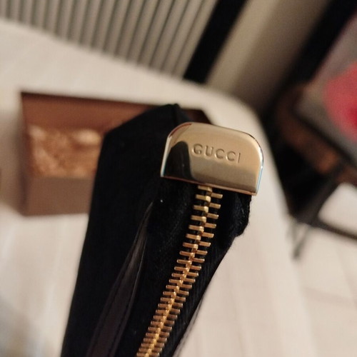 Gucci fabric wrist pouch like new, black