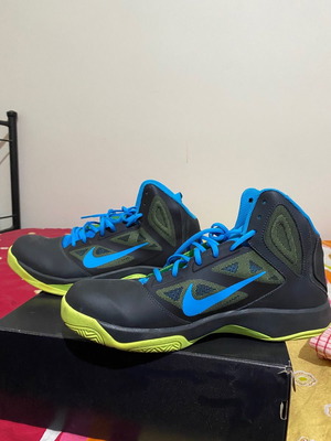 Nike basketball shoes used, size 46, gray