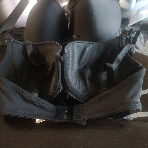 Women's black bra size 70C like new with Lucette lingerie gift