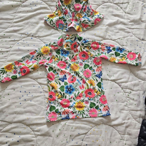 Tortue baby swimsuit with sun protection like new, size 2 years