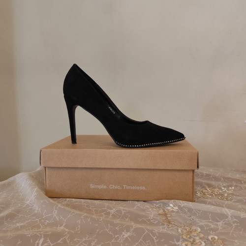 Migato suede black pumps like new, size 41, 10cm heel
