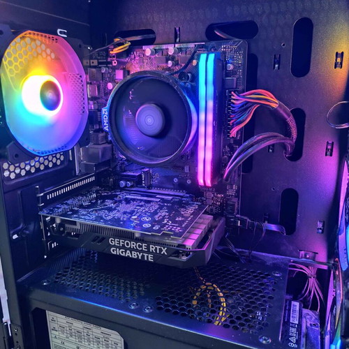 Gaming PC Ryzen 5 4500, RTX 3050, 16GB Corsair Vengeance RGB, 512GB SSD