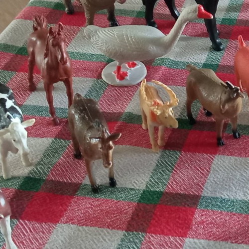 Farm animal figures used, pack of 20 pieces