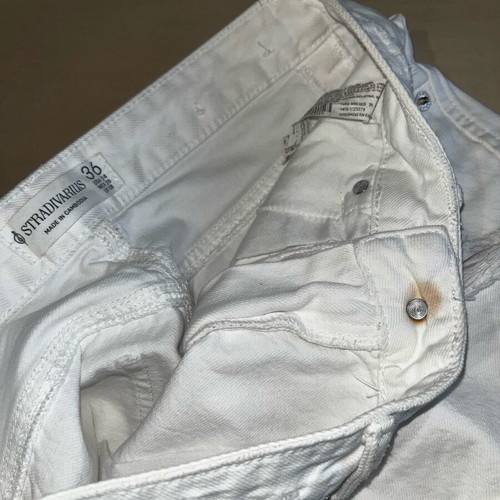 White Stradivarius shorts used, size S