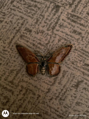 Vintage butterfly brooch like new