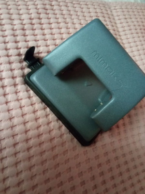 Hole puncher like new