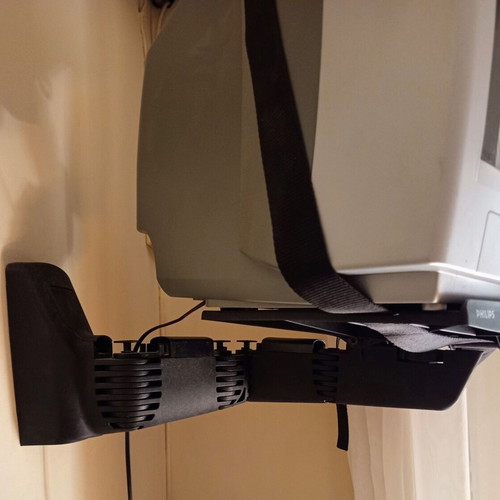 Philips CRT 17" TV used with wall mount for retro gaming
