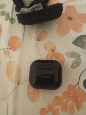 Lenovo wireless Bluetooth headset with charging case