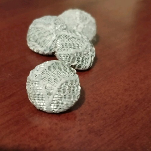 Silver fabric-covered buttons like new, pack of 4 pieces