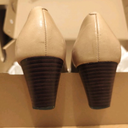 Silvia Rossini moccasins handmade leather size 39 like new, beige