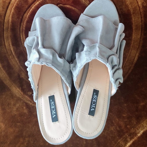 Slippers pack of two, grey and salmon, sizes 38 and 39, like new