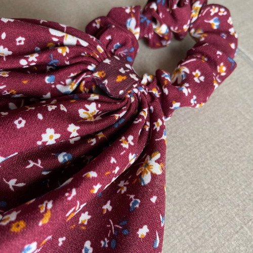 Stradivarius red hair elastic like new