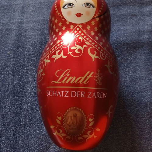 Lindt box in matryoshka shape used