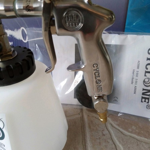 Tornador cleaning gun new with air pressure