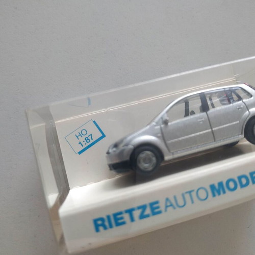Ford Fiesta 2002 1:87 scale silver model by Rietze Automodelle