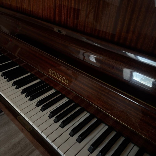 Rönisch 109 Deluxe Acoustic Piano like new, German compact upright