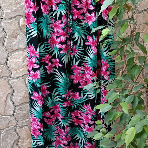Floral skirt like new, size L/XL, multicolor