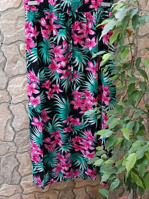 Φούστα floral σαν καινούργιο, μέγεθος L/XL, πολύχρωμη