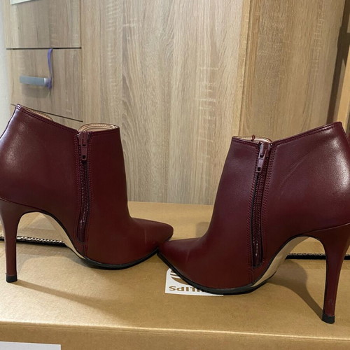 Leather ankle boots used with heel, red, size 37