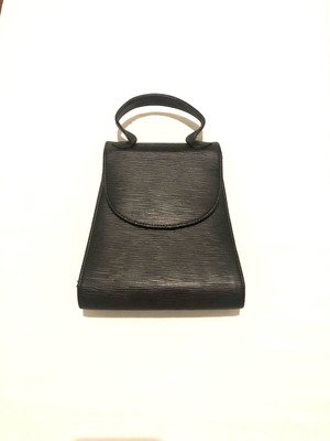 Black shoulder bag new with removable strap