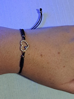 Macrame bracelet with heart charm
