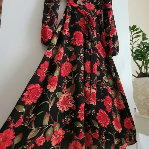 Floral dress new, size S, multicolored