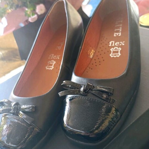 Axel sneakers size 40 like new, beige and yellow