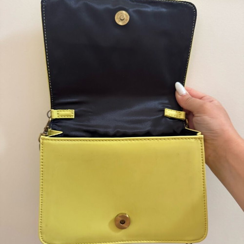 Darling patent leather shoulder bag used, yellow with chain