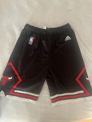 Chicago Bulls Adidas Swingman Youth Shorts new with tags Medium 10-12