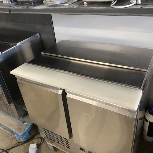 Amitek Saladette Refrigerated Table like new, professional kitchen
