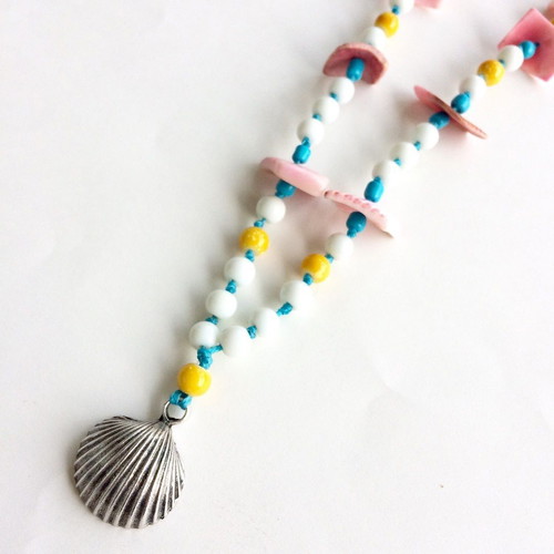 Long necklace with silver metal shell and multicolored beads new