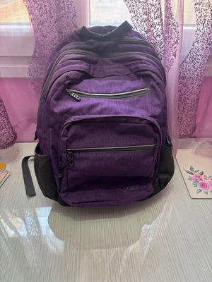 Polo school backpack used with 3 large and 3 small pockets