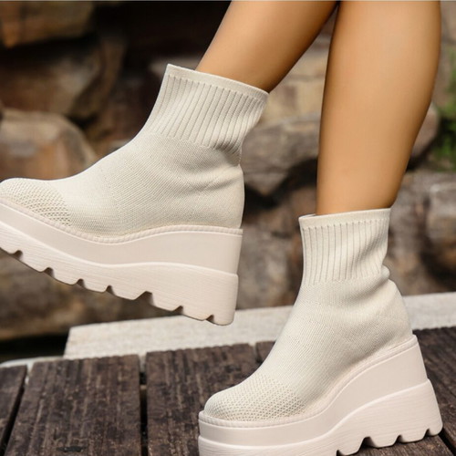 A To Z Greek women's ankle boots new, cream, size 37.5