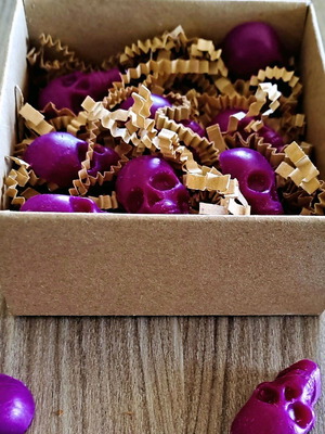 Wax melts καινούργια, 10 τεμάχια σε σχήμα νεκροκεφαλή, βιολετί με άρωμα γιασεμί