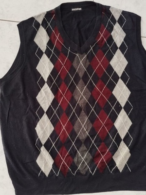 Sleeveless sweater used, size 5, black