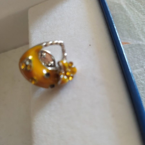 Vintage pin set small, like new, 3 pieces