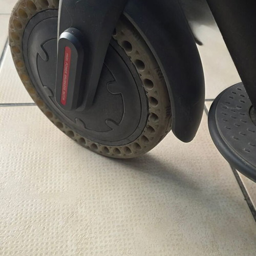 Xiaomi Mi Electric Scooter M365 μεταχειρισμένο με συμπαγή λάστιχα