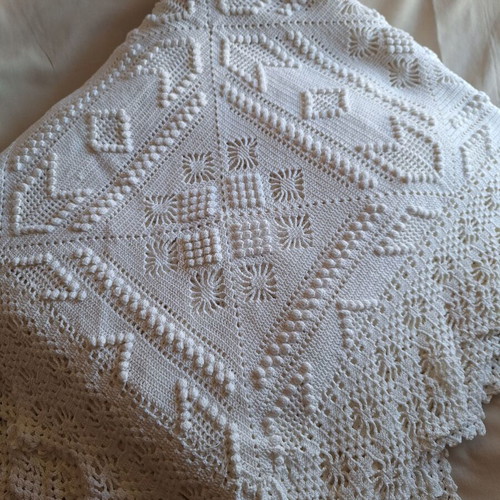 Vintage handmade white cotton bedspread blanket, Kouverli Yfanto