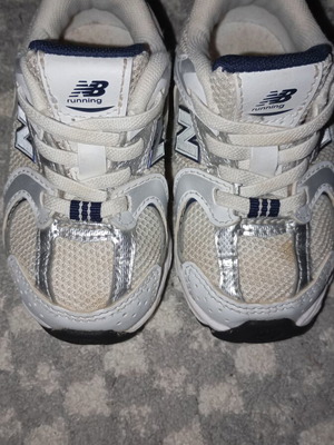 New Balance athletic shoes size 21 like new, white and gray