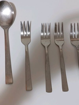 Soup spoons 3 pcs and forks 5 pcs like new