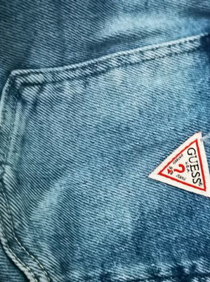 Τζιν αφόρετο παντελόνι Guess μπλε, μέγεθος XS