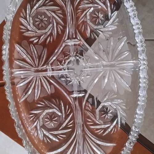 Crystal Oval Platter 24% like new, 0.30x0.20 with 4 compartments