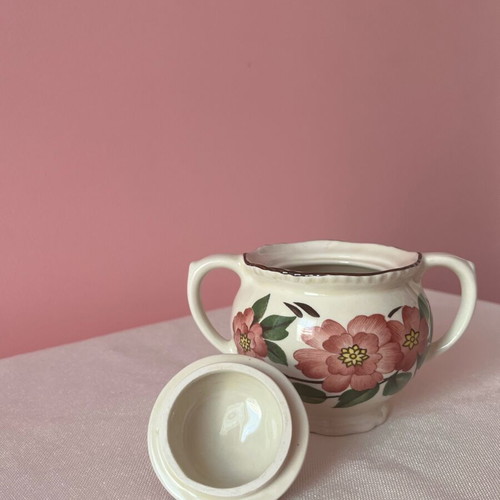 Wood & Sons "Irish Rose" vintage sugar bowl used, English