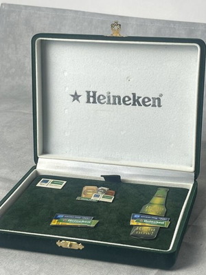 Συλλεκτικό σετ pins Heineken Athens 2004 Ολυμπιακοί Αγώνες μεταχειρισμένο με βελούδινη κασετίνα