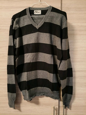 Men's V-neck sweater like new, cotton, black and gray, size XL