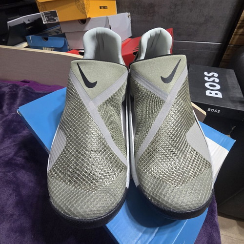 Nike GO FlyEase sneakers size 42.5