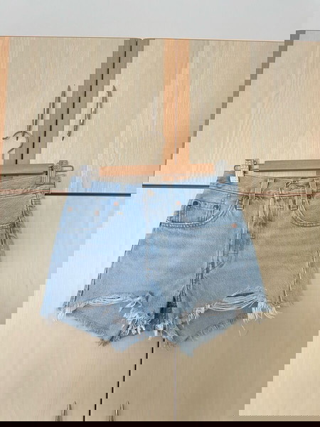 Levi’s shorts