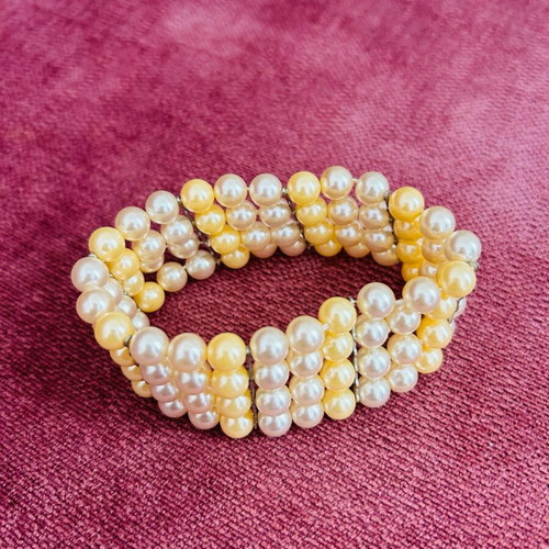 Bracelet type white pearl like new