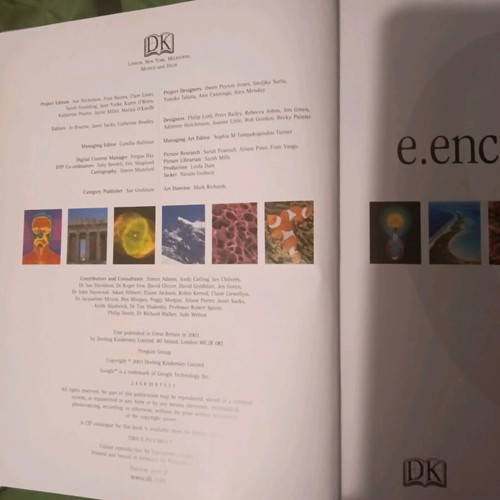 E.encyclopedia hardcover like new, only with Vox