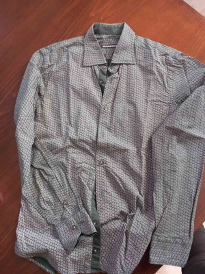 Dress shirts like new, pack of multiple, sizes L and XL, black and white